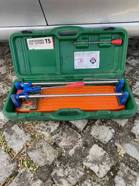 Maquina de cortar azulejo manual marca RUBI TS40