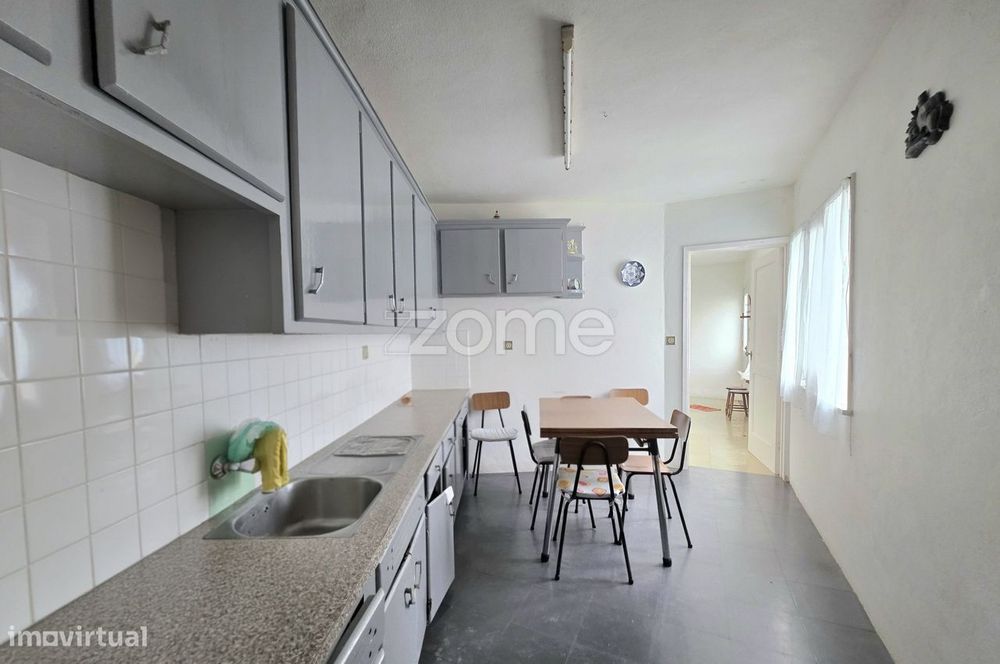 Moradia T4 com entrada lateral - Achada, Nordeste