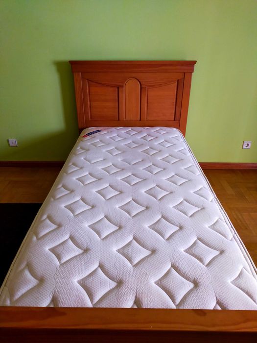 Cama de solteiro espetacular da conceituada marca Móveis Pedrosas