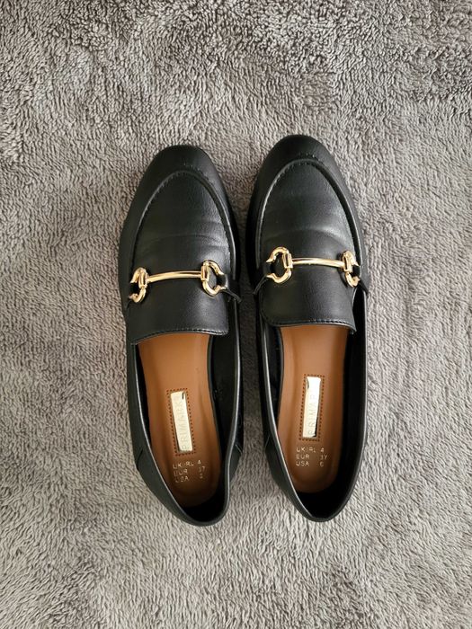 Black shoes for women