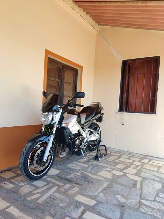 Suzuki GSR 600 (Naked) 98cv