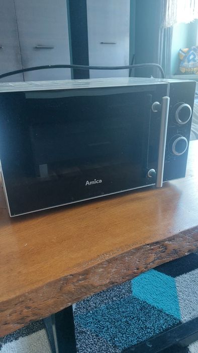 Kuchenka mikrofalowa Amica uszkodzona