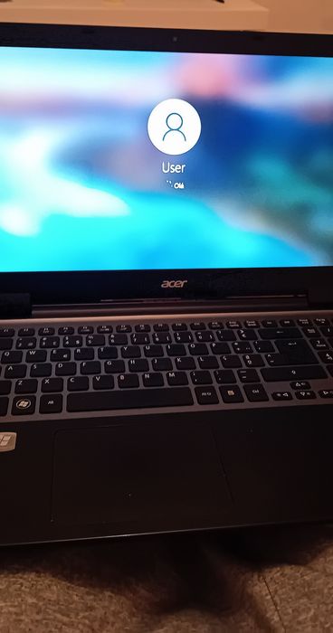 Lote 2 Portáteis Acer (Como Novos) – Ecrã Touch + Ecrã Ultra-Slim CineCrystal + Office Instalado