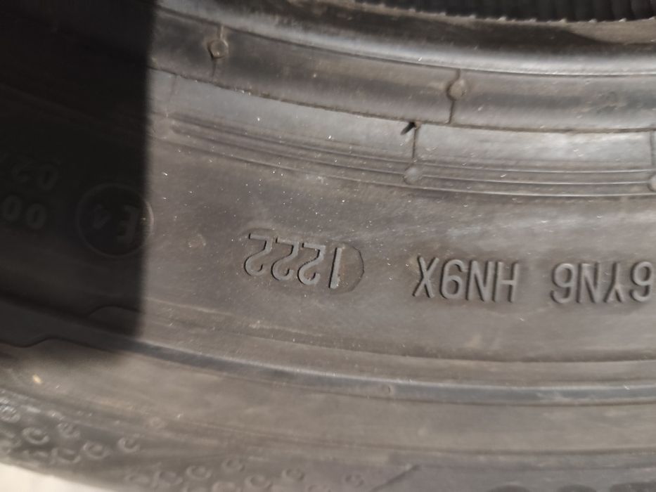 Pneus 195/75r16C Continental ocasião