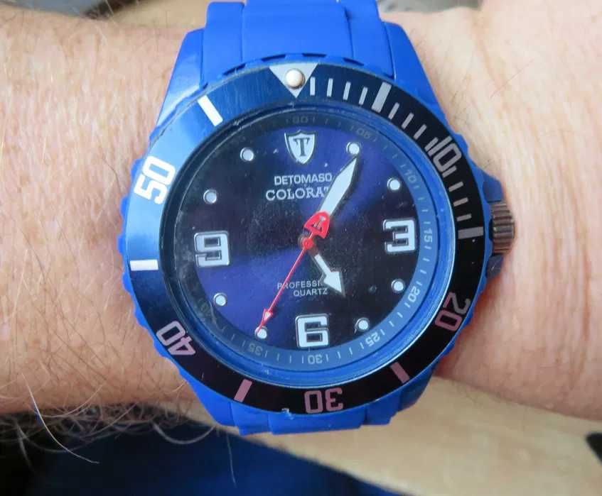 zegarek w stylu diver niebieski