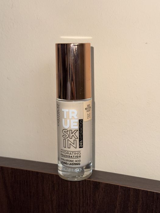 Catrice True Skin 002 neutral Ivory podkład nawilżający 30 ml