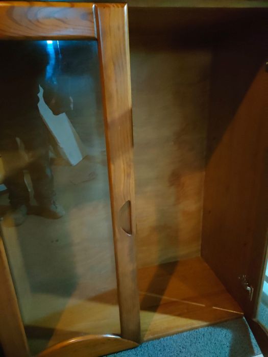 Vitrine em pinho maciço432574205149194245