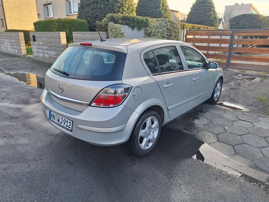 Astra 1.6 Opłacony, 5D, Klimatyzacja ,Ks Serw. Gotowy do jazdy!