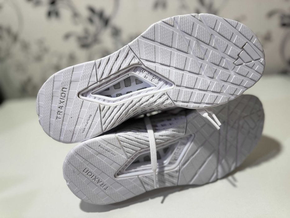 Кросівки  тренувальні Adidas DROPSET 3 TRAINER 39.5р.