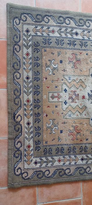 carpete 172 por 123 usada