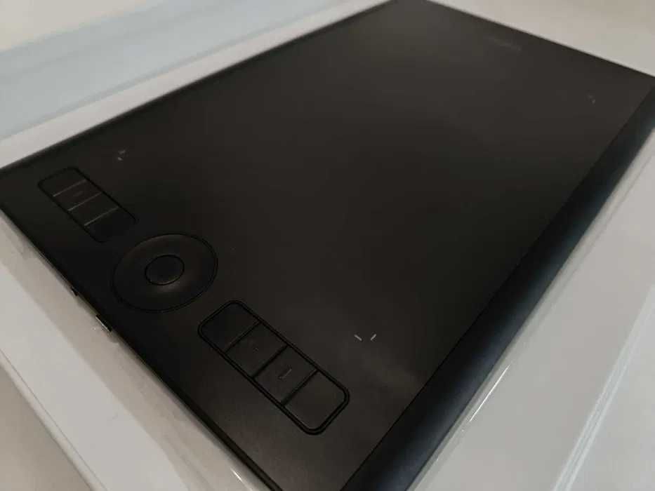 Wacom Intuos Pro M - Mesa Digitalizadora