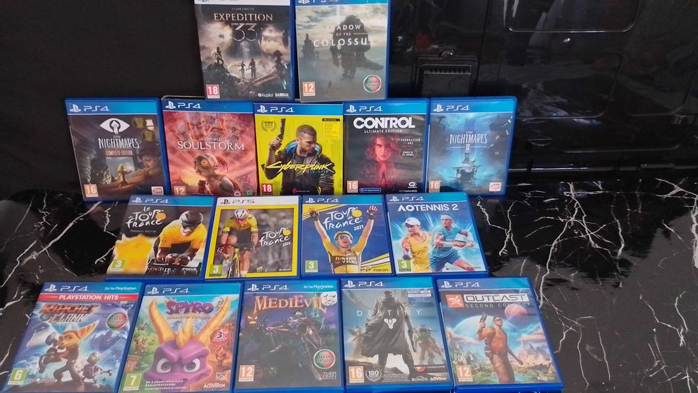 Vendo coleção de jogos PlayStation PS4 / PS5
