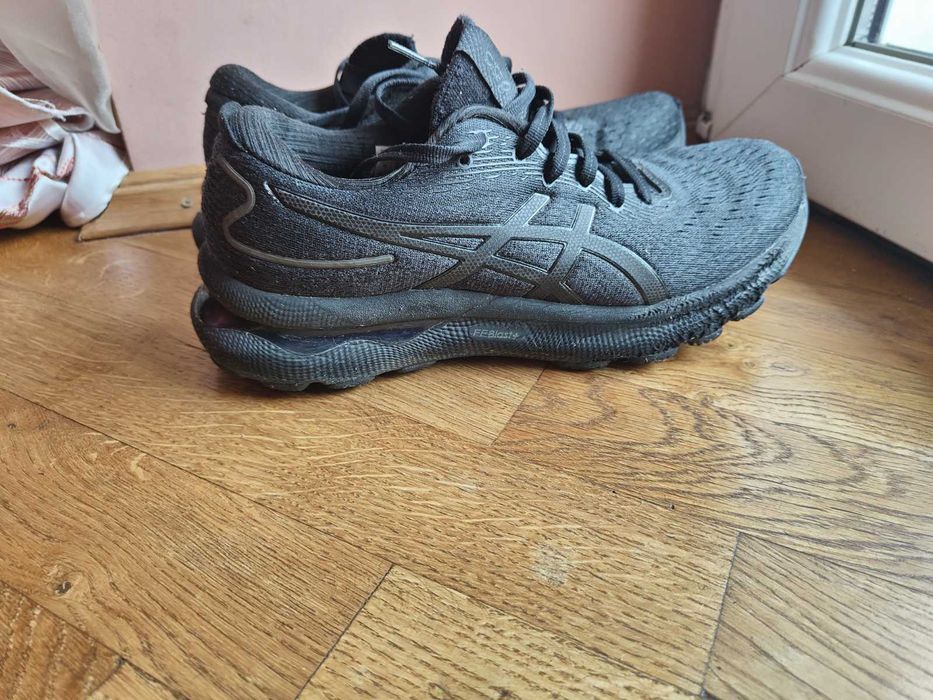 кросівки ASICS оригінальні літні бігові, 40/25,5см