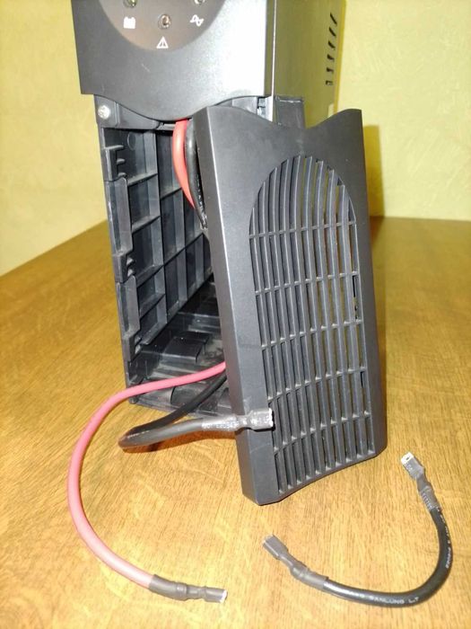 ДБЖ / ИБП / UPS / бесперебойник Eaton Powerware 5110 1000i