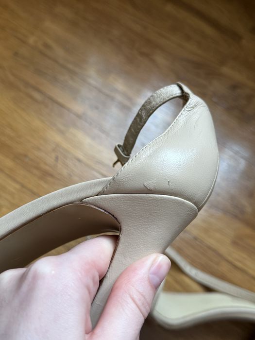 Отдам бесплатно туфли 37 размер