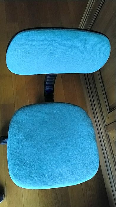 Cadeira pequena com rodas