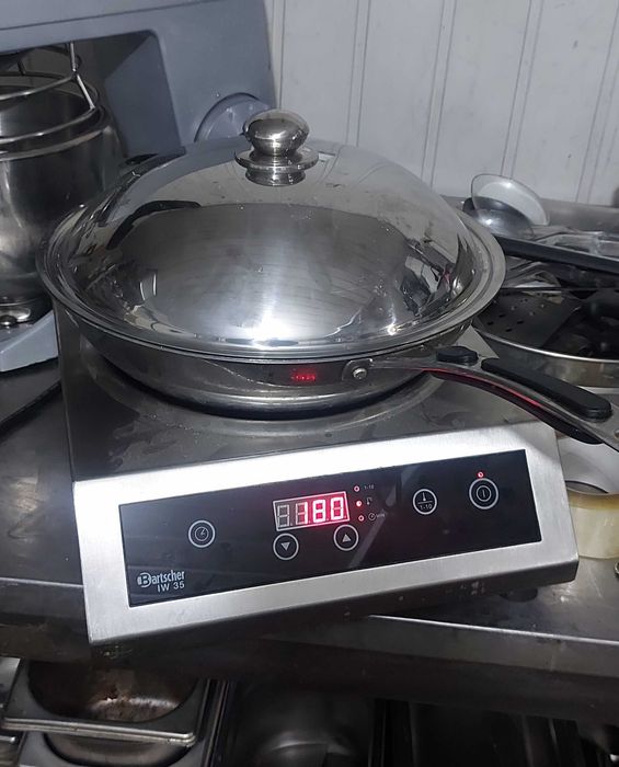 Індукційна плита настільна Bartscher WOK IW35. индукционная плита
