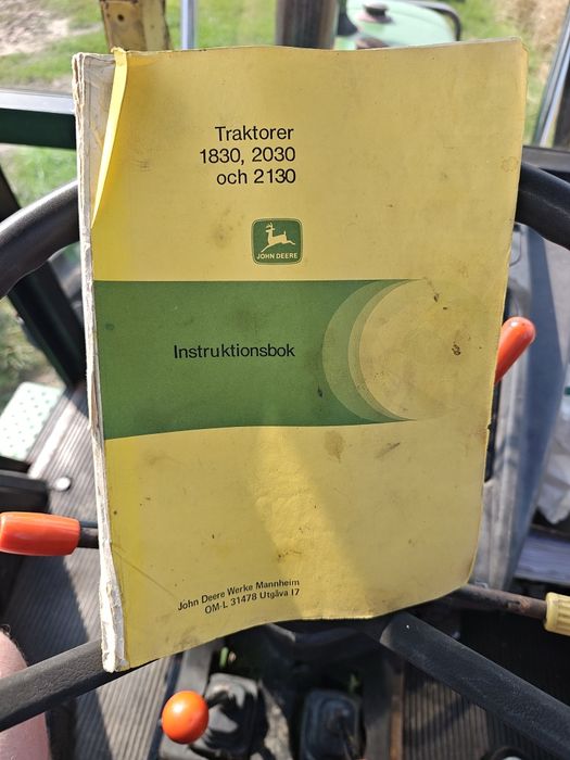 John Deere 2130 4x4 z ładowaczem