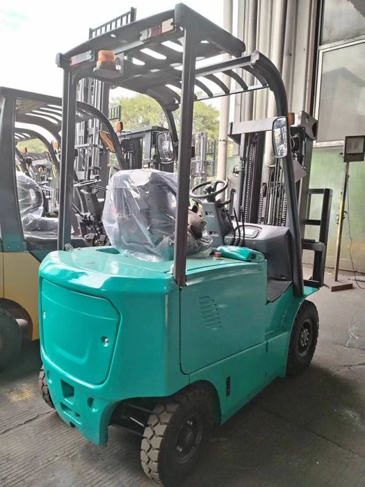 Empilhadores e Equipamentos NOVOS