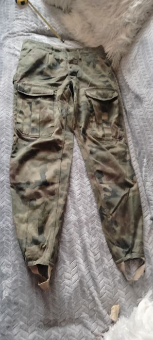 Polskie spodnie wojskowe w kamuflażu wz. 93 "Pantera". Kama