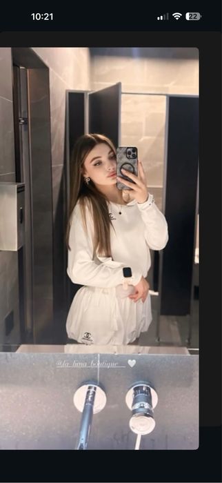 Костюм Chanel білий, кофта та шорти, розмір S