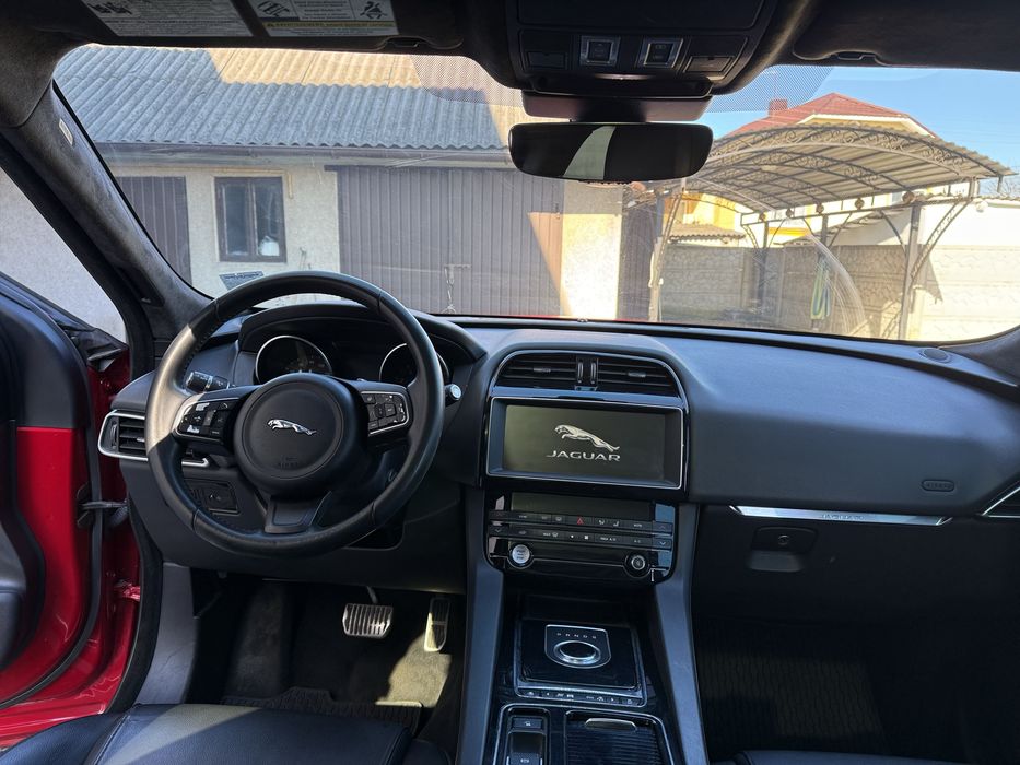 Продам Jaguar F-Pace 2019