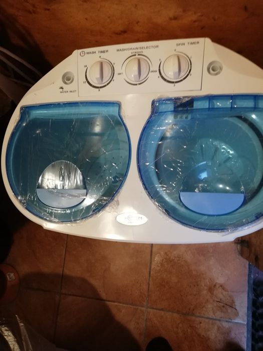 Mam świetną nową pralkę z wirówką turystczna i jest nowa.