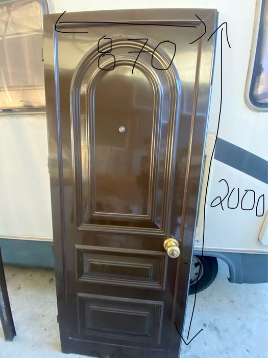 Várias Janelas de Aluminío c/ Vidro Simples e Porta