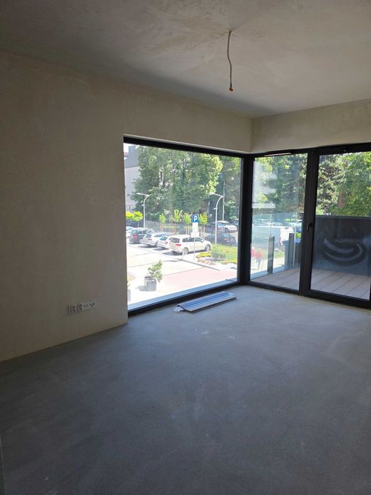 Lokal usługowy 40 m² – ul. Cystersów 19, Kraków | Pod biuro, kancelarię, salon beauty