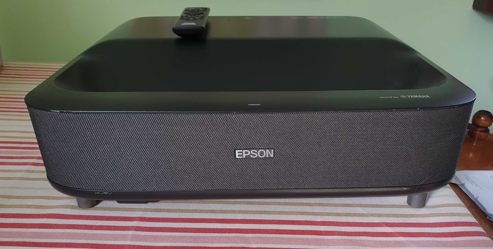 Projektor laserowy Epson  EH-LS300B