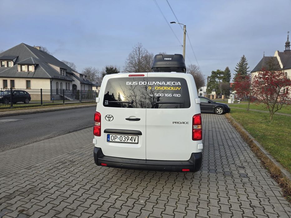 Wynajem busa 9-osobowego Toyota Proace Verso 2.0
