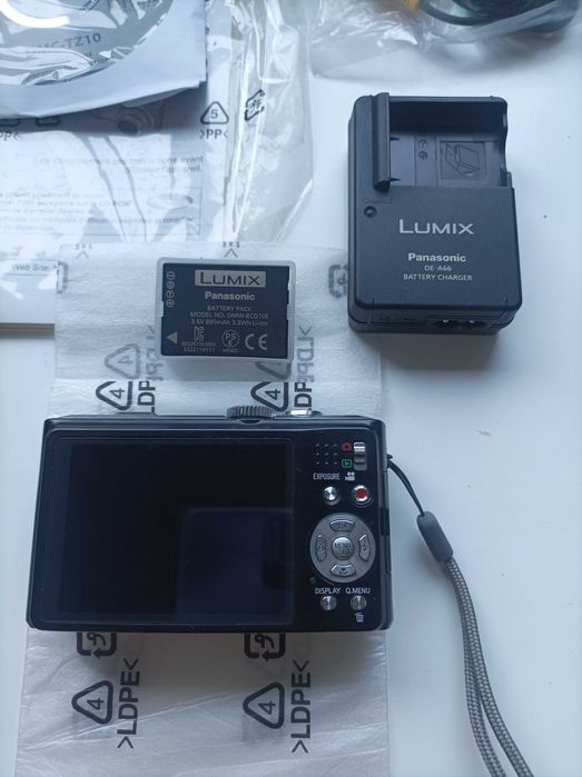 Máquina Fotográfica Panasonic Lumix TZ-10