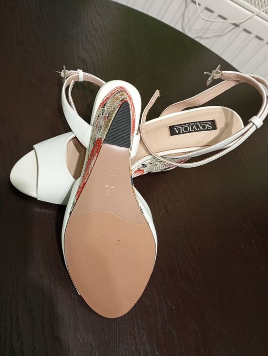 Елегантні жіночі туфлі