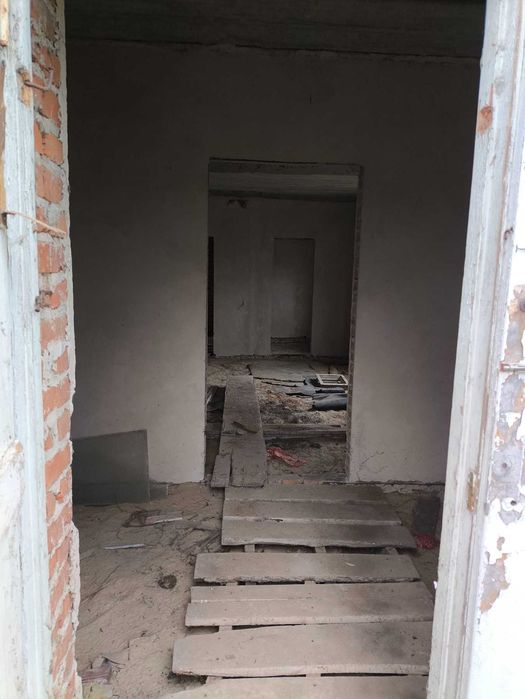 незавершений будинок та земельна ділянка 25 сот., с. Старий Добротвір