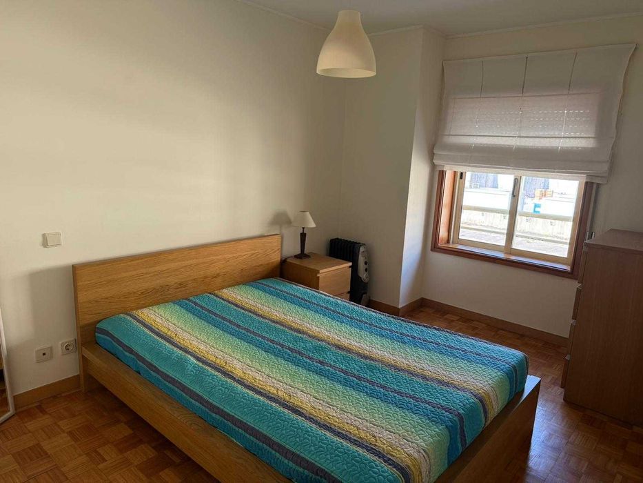 Arrendamento de apartamento T1 na Rua de Camões, junto ao Metro da Trindade, centro do Porto