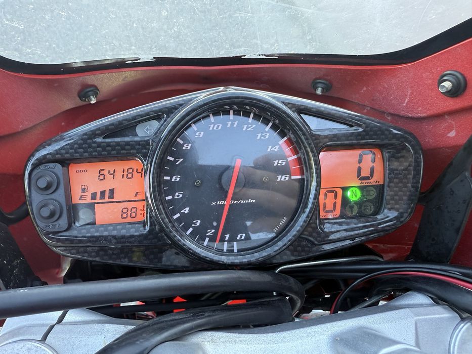 Suzuki GSR 600 A2
