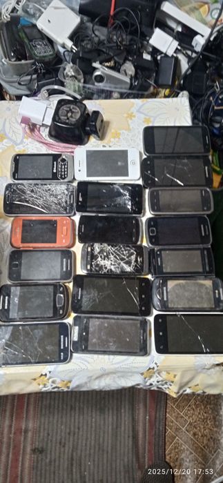 Продам б у телефоны на разборку