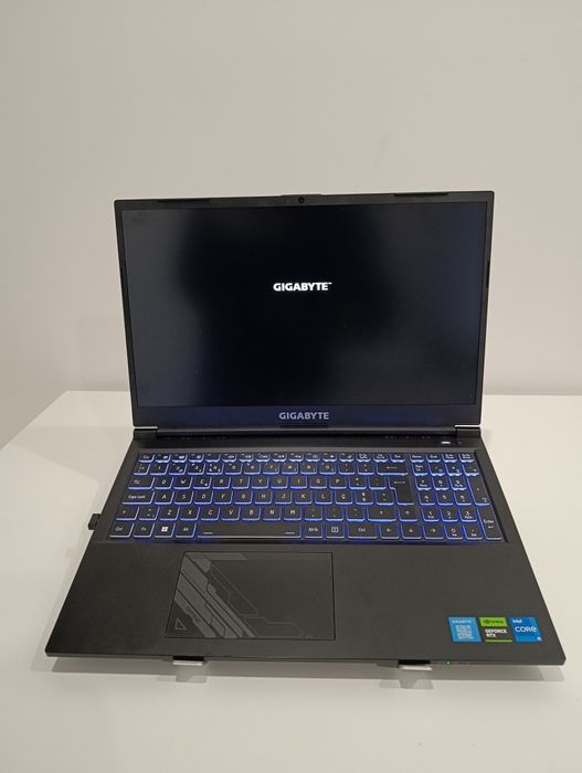 Portátil Gaming Gigabyte G5 MF5 – RTX 4050 / i5 13ª Gen / 16GB RAM / 1