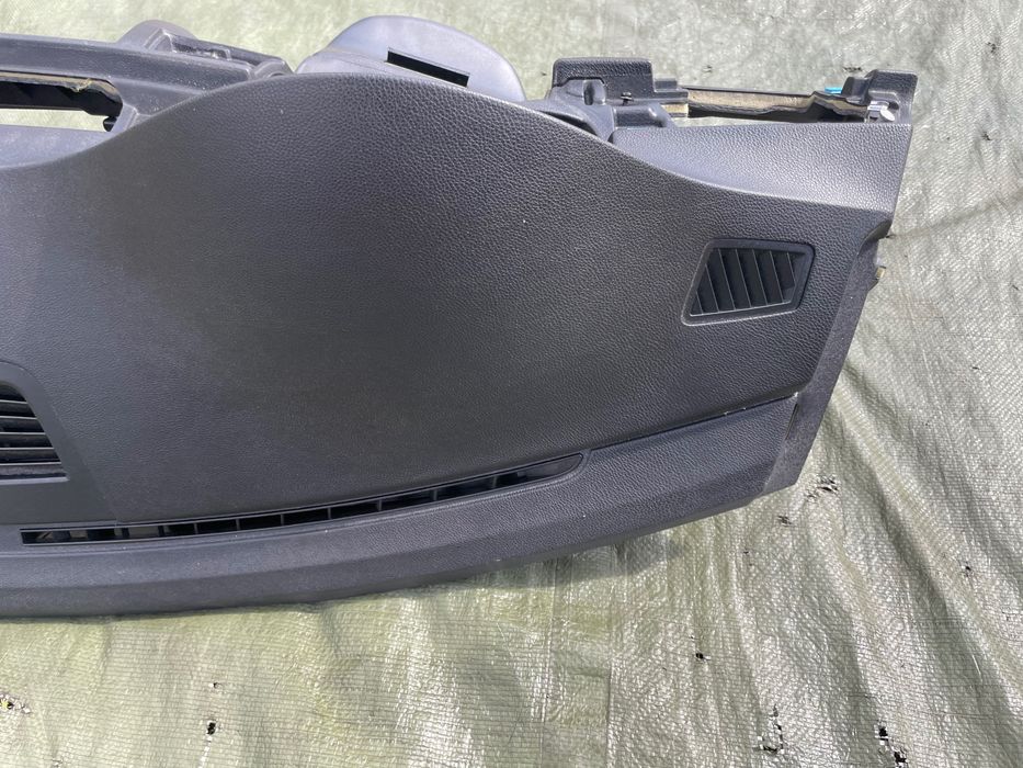 Konsola deska kokpit AIRBAG BMW E90 E91 E92 E93 czarna cupholder kubki