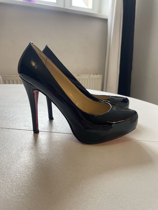 Piekne szpilki Louboutin rozm. 38