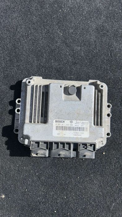 Мозги блок керування двигуном Renault laguna 0281011969