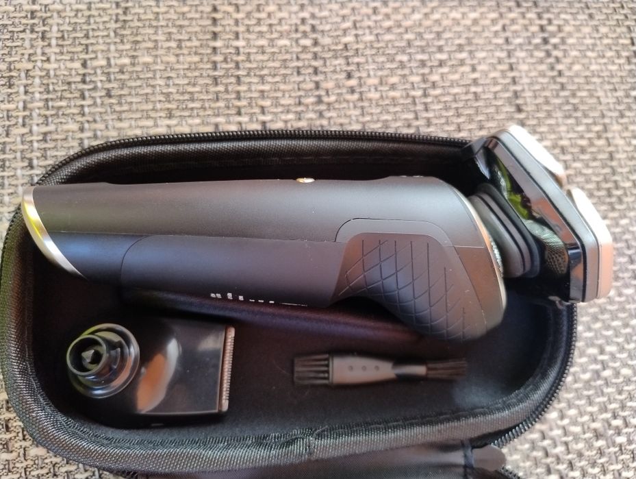 Електробритва Philips S9000 Prestige SP9830 SkinIQ