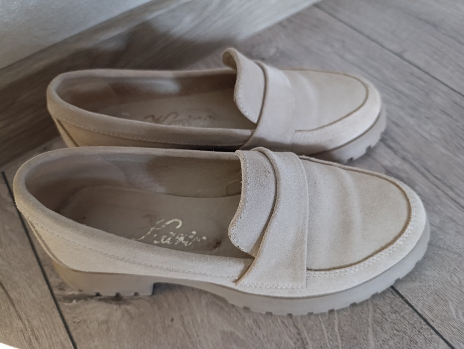 Жіночі лофери беж бу