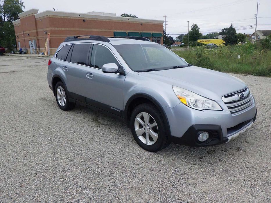 Subaru Outback Limited      2013