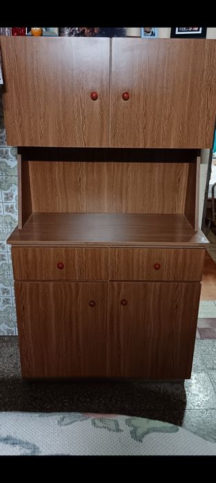 Armário louça de 0,90*1,68m em muito bom estado