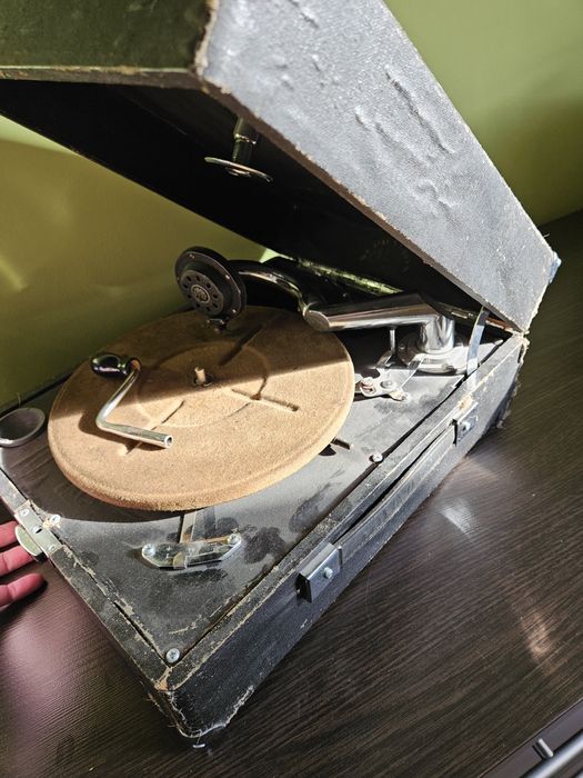 Gramofon walizkowy Supraphon