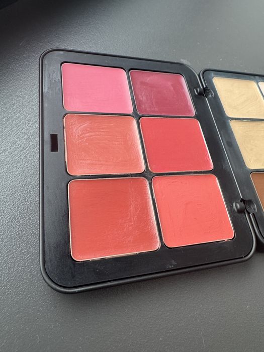 Палетка MakeupforEver, б/у, відкрита в серпні 2025