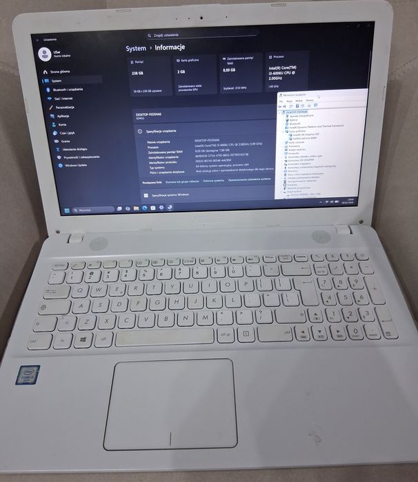 Asus Intel i3 8GB RAM DDR4 256GB SSD