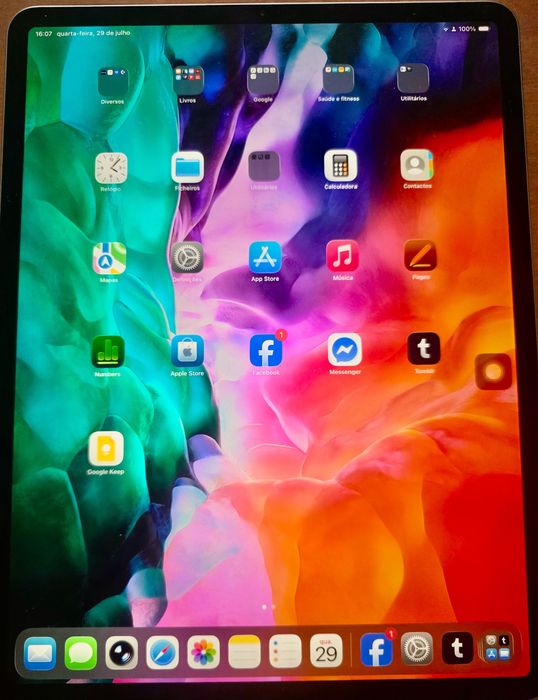 iPad Pro (12,9") (4.ª Geração) + capa com teclado + Pencil Apple