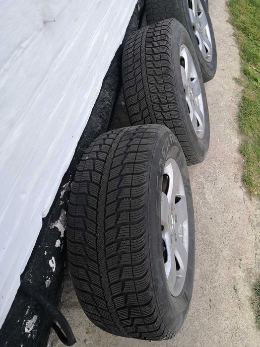 Продам диски та резину 235х60R16